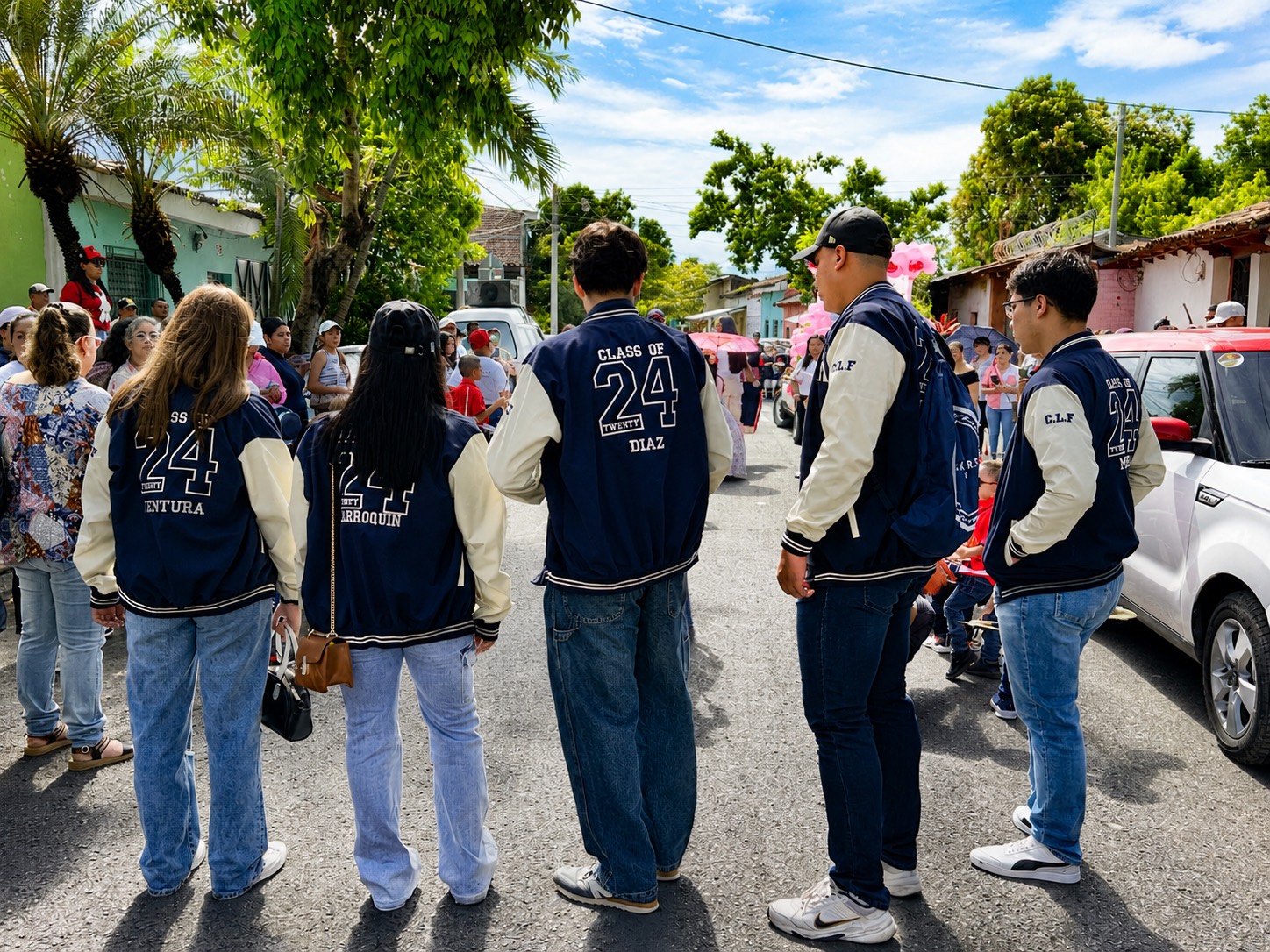 Estudiantes de Segundo Año de Bachillerato compartiendo